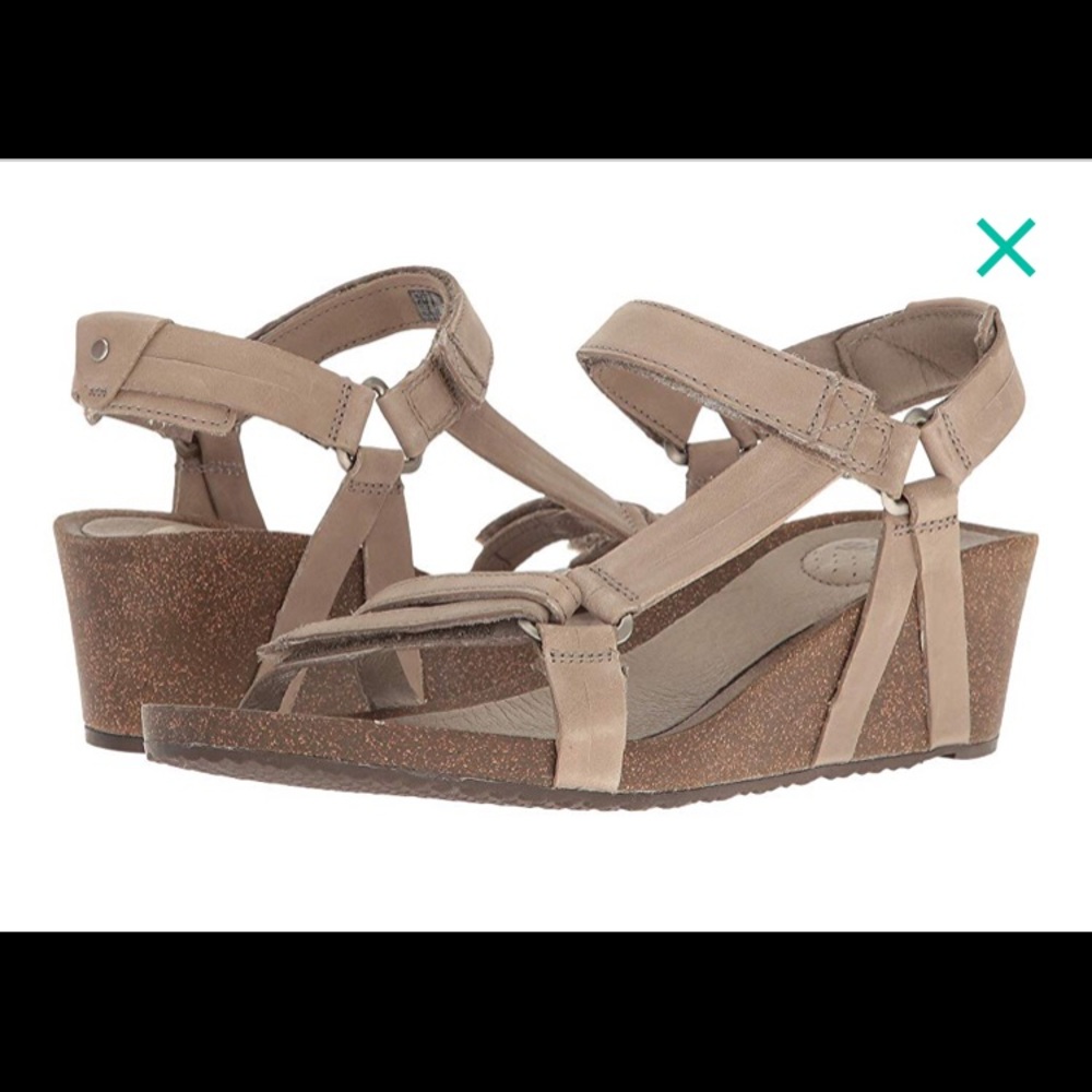 Teva Ysidro Universal wedge sandal